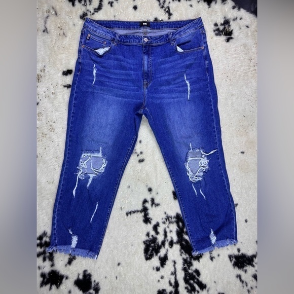 Women’s Medium Wash High Rise Distressed Raw Hem Straight Denim jeans - Picture 8 of 8